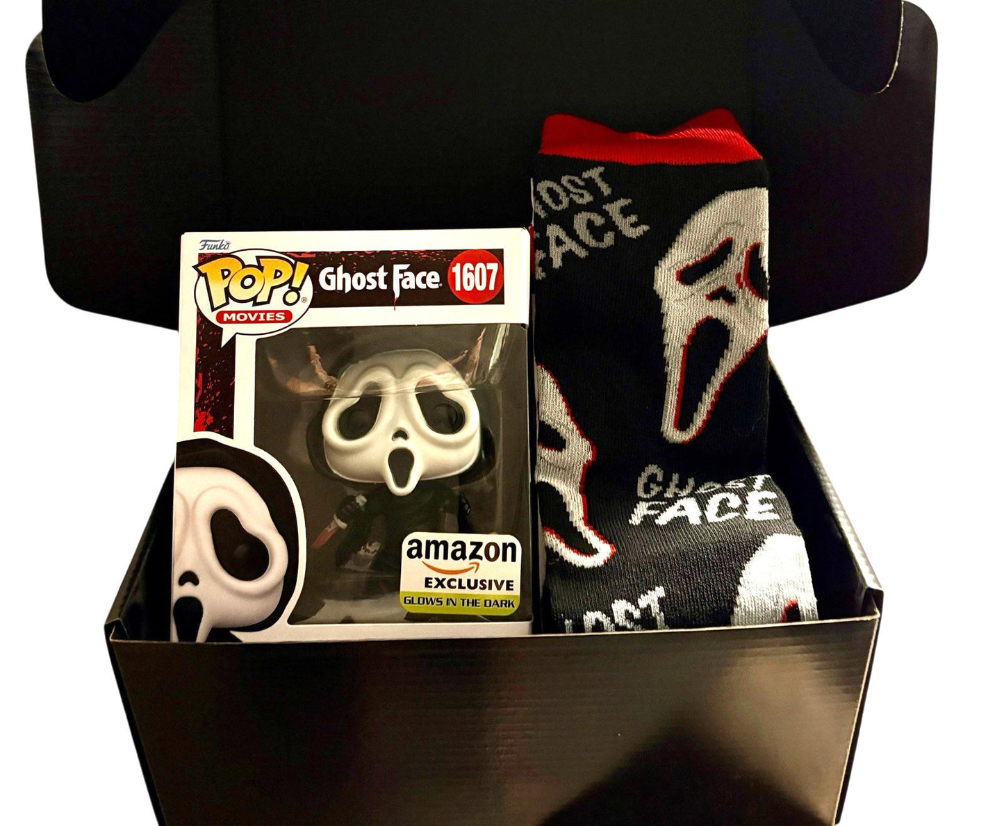 Funko POP! : Ghostface (Glow-in-the-Dark) + Exclusive Socks – Amazon Exclusive