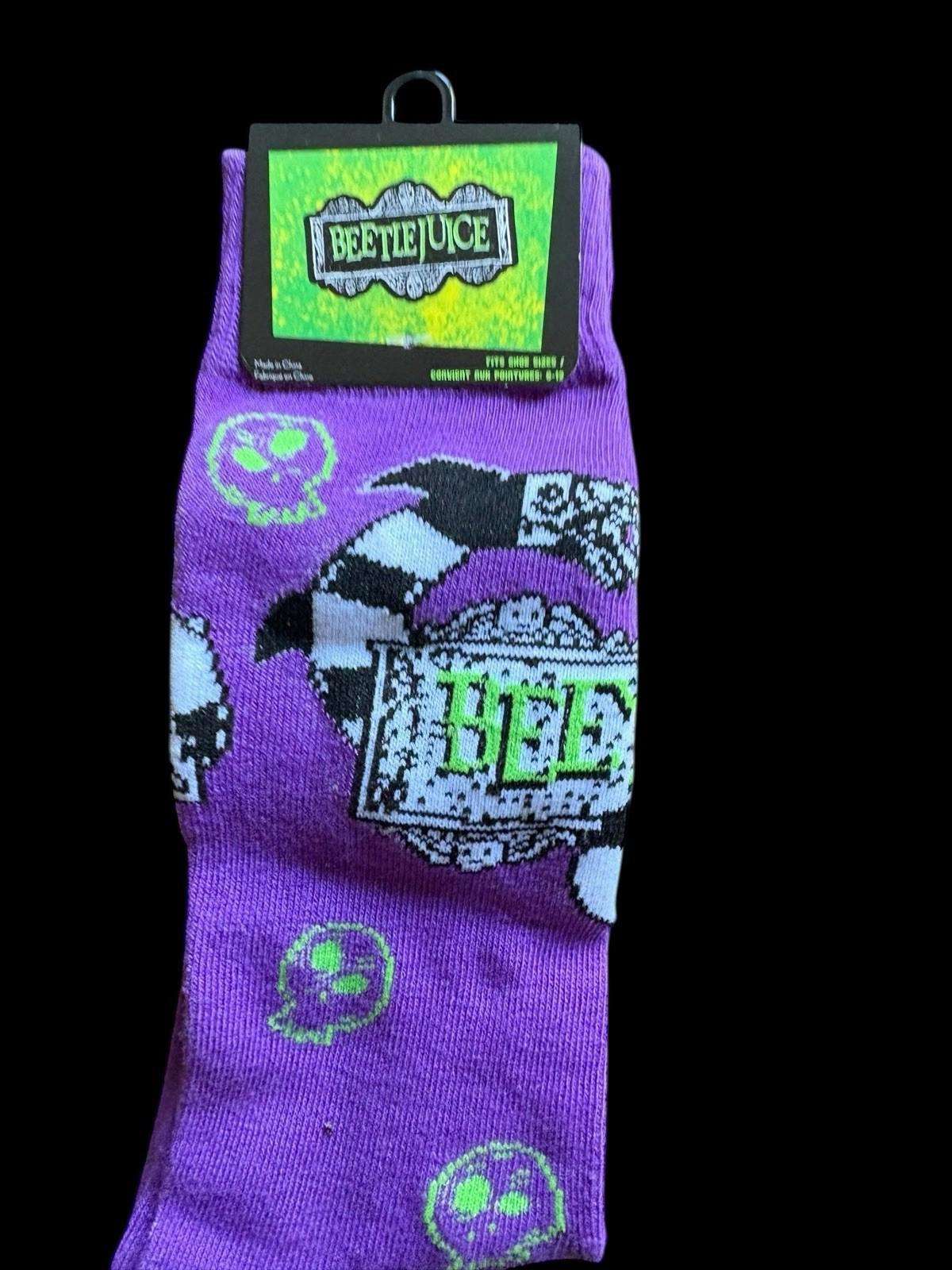 Funko Pop! Plus: Beetlejuice- Beetlejuice on Tombstone #1757 & Beetlejuice Socks