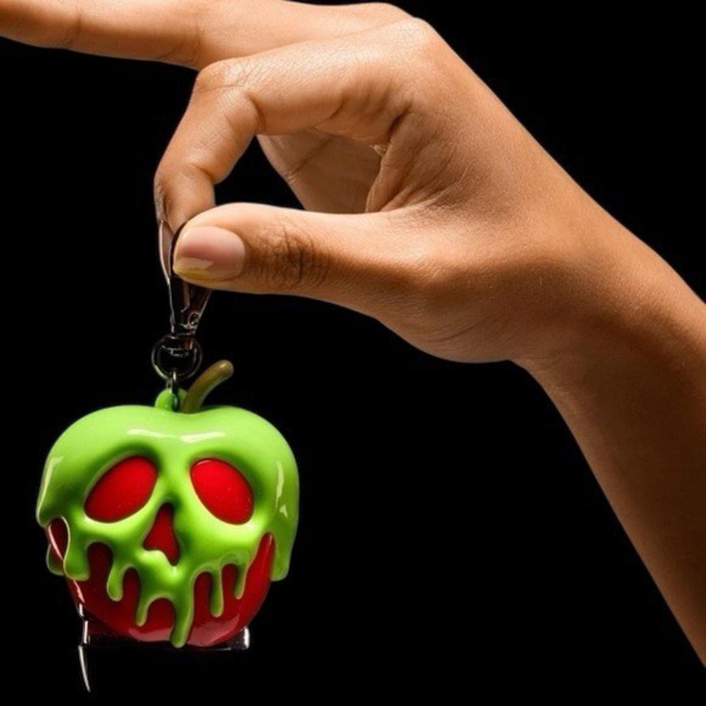 Bath And Body Works Glow In The Dark Evil Queen Poison Apple PocketBac Holder
